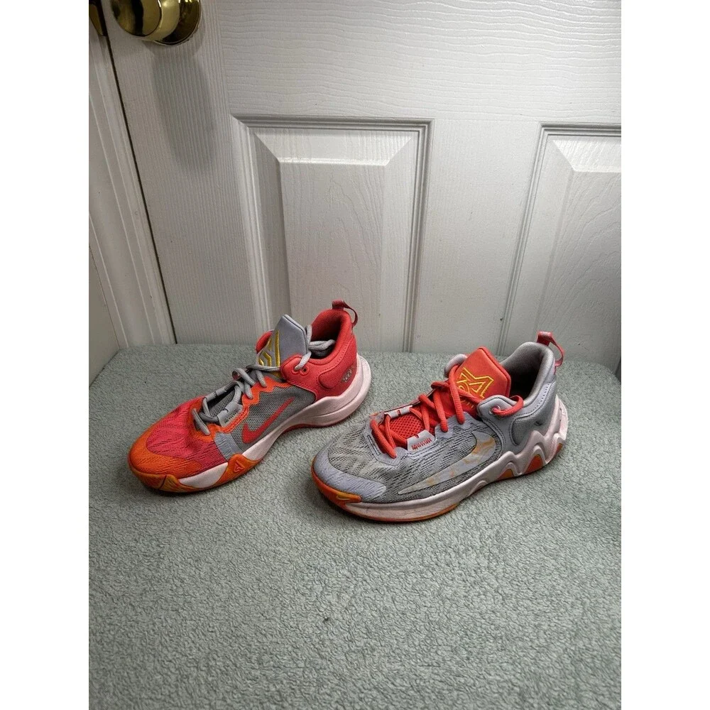 Nike Giannis Immortality 2 Smoothie Basketball Shoes Youth Size 4Y DQ1943-600